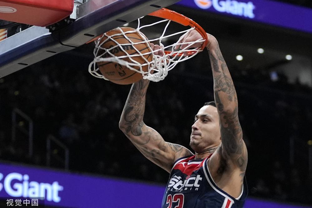 人瞩目的潜 人瞩目的潜